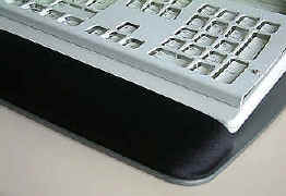 Tastatur mit Standard-Layout und gelgefllter Handauflage
